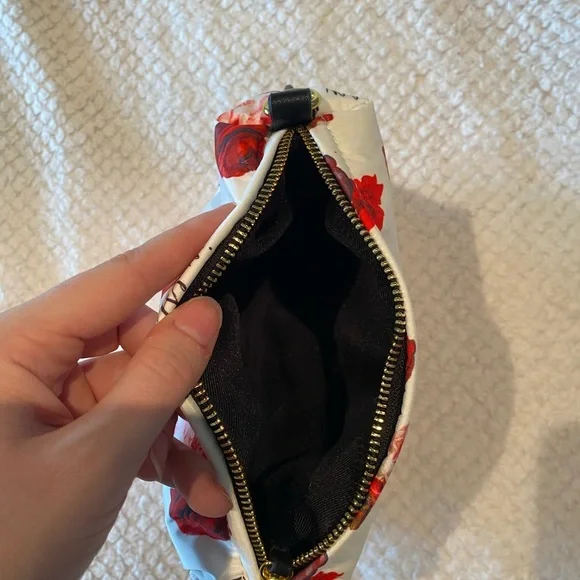 Rose Pattern Toiletry Bag - Picture 3 of 6